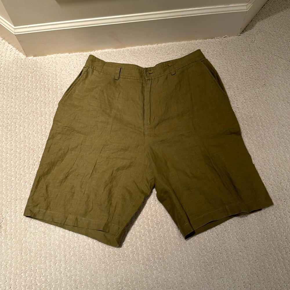 Woman’s linen shorts,size 12